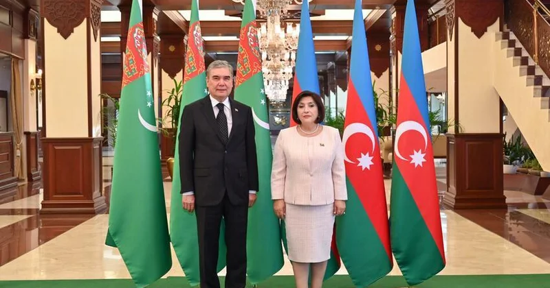 Berdiməhəmmədov Sahibə Qafarova ilə görüşdü