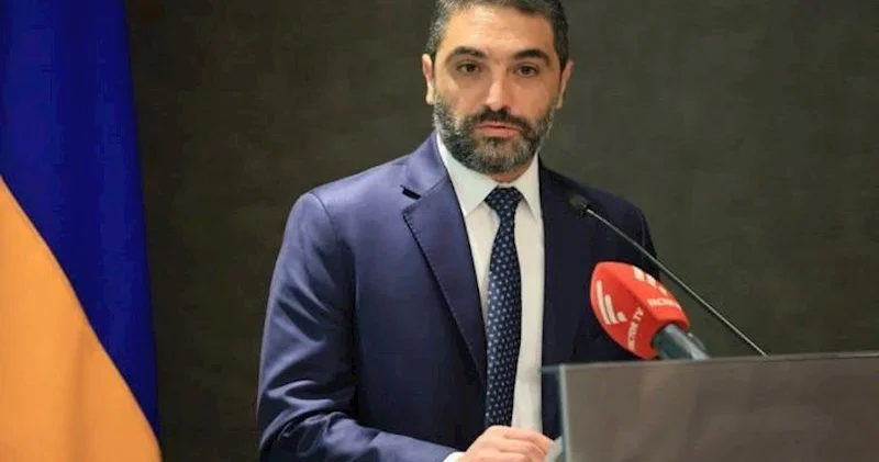 Paşinyan naziri işdən çıxardı