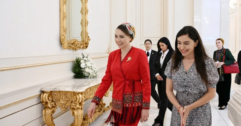 Oquldjaxan Atabayeva Heydər Əliyev Mərkəzində olub