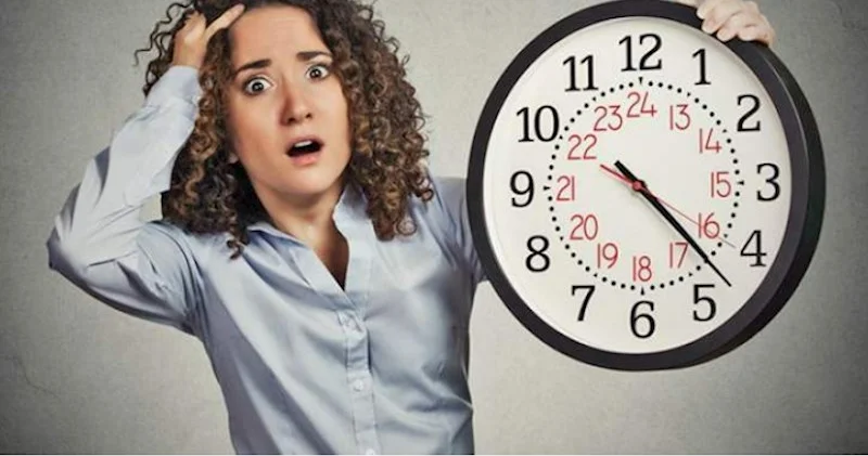 Vaxtla bağlı YALANLAR Niyə “az” deyib “çox” gecikirik?