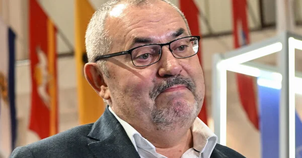 Siyasətçi Nadejdinin Rusiyadan çıxışı qadağan edilib