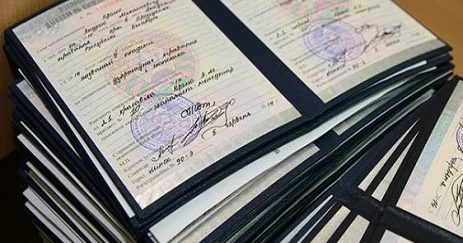 Kollec diplomu ilə imtahansız hansı universitetlərə qəbul olmaq olar? EKSPERT DANIŞDI
