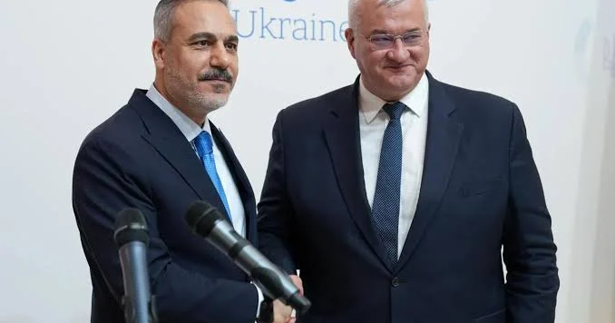 Фидан предложил мораторий на удары по объектам в Черном море Minval Politika
