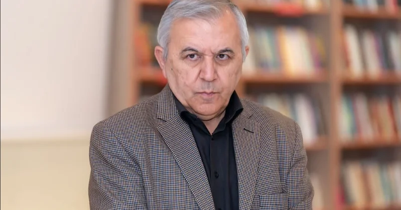 “Rəsulzadənin də atası ruhani olub, deməli, o, demokrat deyil?!” Hacı Şahin müqayisəsi
