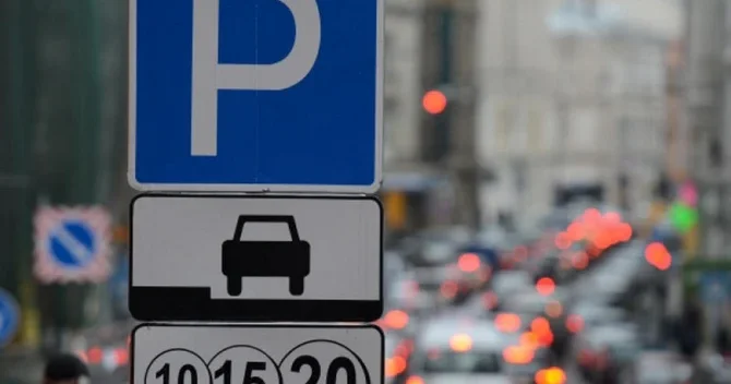 Azərbaycanda parklanma yerlərinin minimum kvotası təsdiqləndi