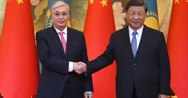 Si Cinpin və Tokayev Şanxayda görüşüblər