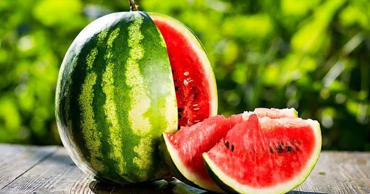 Ən şirin qarpızı seçməyin 3 sadə yolu