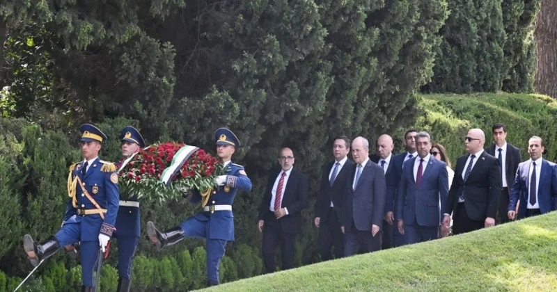Премьер министр Палестины почтил память Гейдара Алиева на Аллее Почета ФОТО