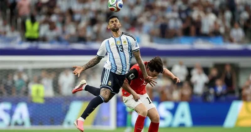 Argentinanın müdafiəçisi: Karyeramı bitirəndən sonra Nevill qədər axmaq olmayacam