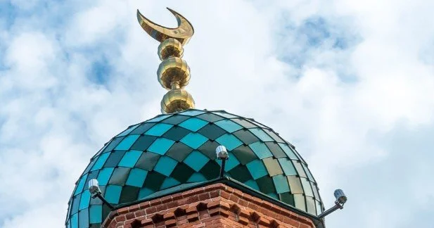 Şəhər bələdiyyəsi məscid üçün yer ayırmaqdan imtina edib...