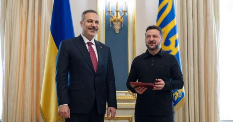 Zelenski Hakan Fidanı Ləyaqət Ordeninə layiq gördü