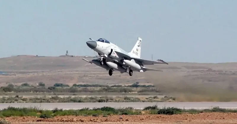 Азербайджан впервые применил на своих JF 17 опознавательные знаки нового образца ФОТОФАКТ