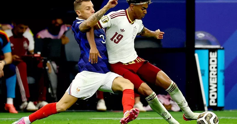 “Fransa millisinin futbolçusu irqi təhqirlərə məruz qaldı“ “Le Journal du Dimanche“