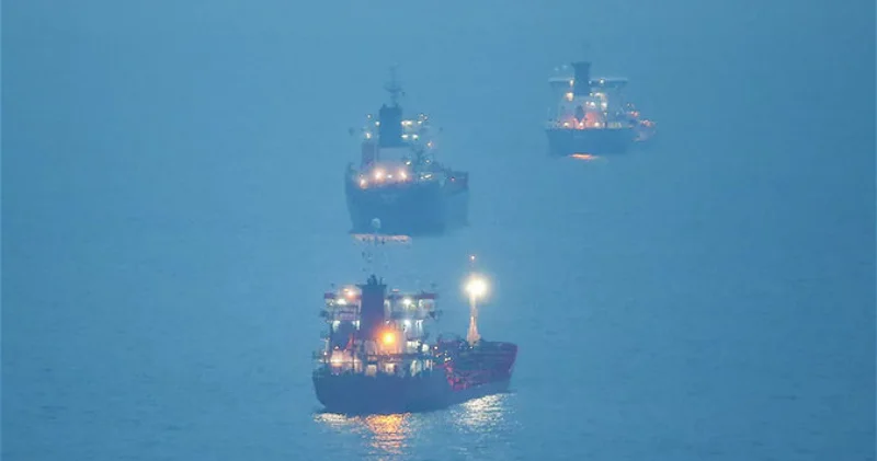 Азербайджанских моряков призвали избегать рейсов в районы боевых действий