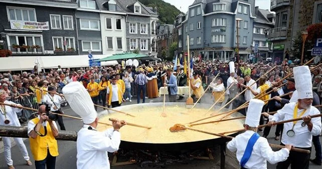 Böyük omlet hazırlandı