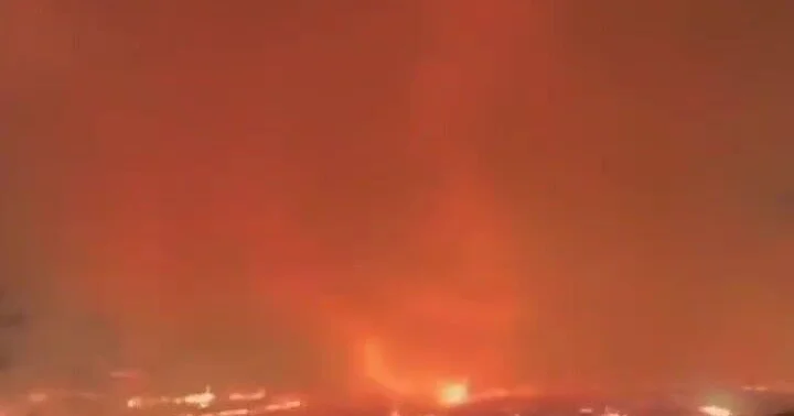 Огненный торнадо зафиксировали в Португалии ВИДЕО