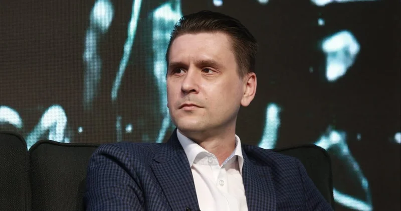 Александр Коваленко: Трамп расстелил красную дорожку для военного преступника МНЕНИЕ