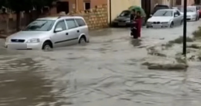 Pakistanda leysan yağışlar və daşqınlar nəticəsində 300 dən çox adam ölüb