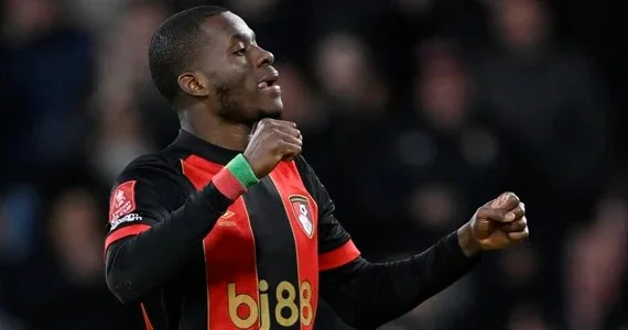 Premyer Liqa klubu futbolçu ilə 5 illik müqavilə imzaladı klub tarixi üçün rekord məbləğə