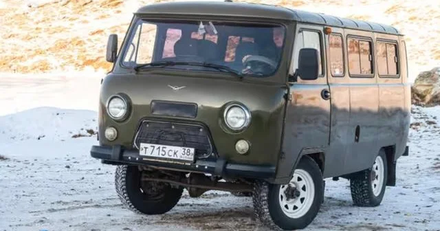 UAZ Buxanka Almaniyada 2 milyon rubla satışa çıxarılıb...