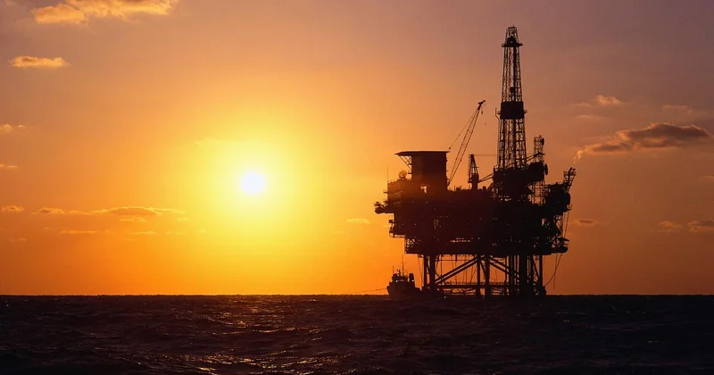 Сколько направлено в нефтегазовый сектор Азербайджана в 2025 году?