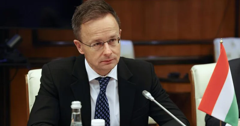Сийярто: Венгрия надеется, что встреча на Аляске приведёт к миру в Украине