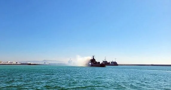 Xəzərdə nəhəng qara ləkə: Azərbaycan və Qazaxıstan... Foto