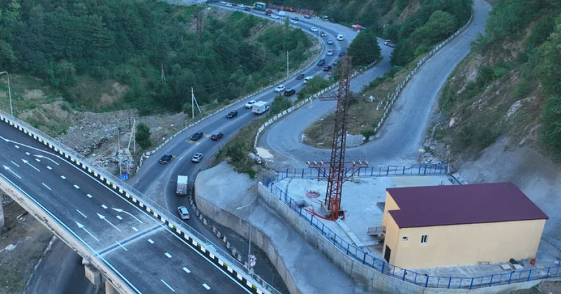 Şəqr Qərb magistralının Gürcüstandan keçən Surami dolama yolu istifadəyə verilib