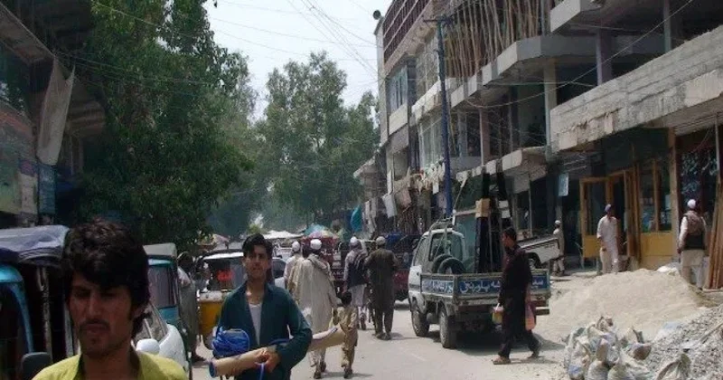 Pakistan 724 yük maşını humanitar yardımı Əfqanıstana buraxıb