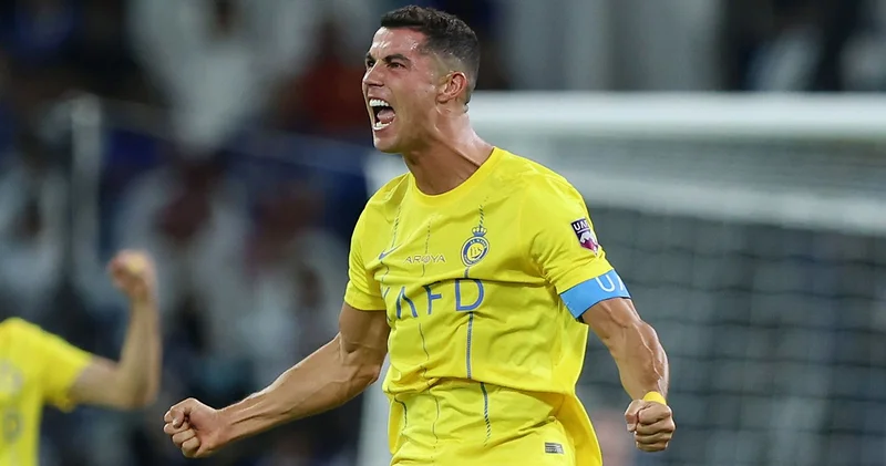 Ronaldo qollarını sıralayır