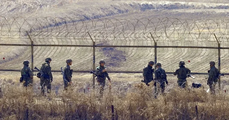 Yonhap: Şimali Koreya hərbçiləri Cənubi Koreya ilə sərhədi qısa müddətə keçib