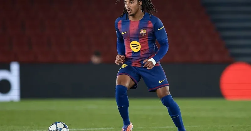 “Liverpul” “Barselona”nın müdafiəçisini transfer etmək imkanlarını araşdırır