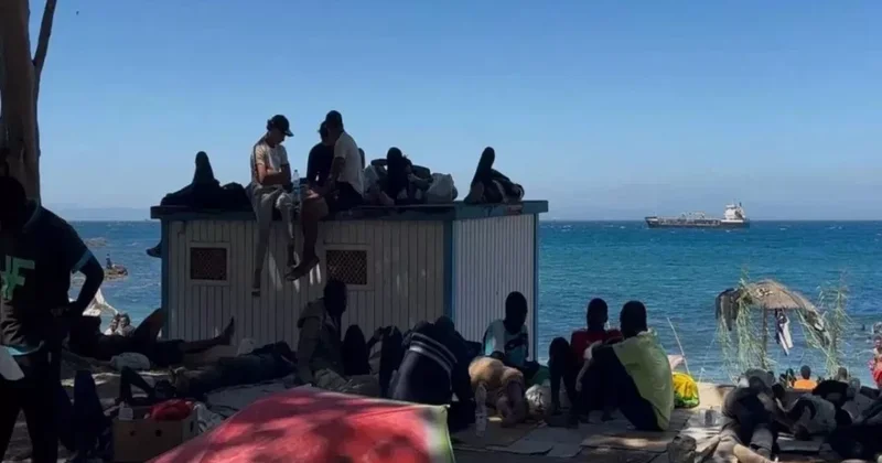 Seuta şəhərində təxminən 200 miqrant sığınacaq tələb edərək etiraz aksiyası keçirib