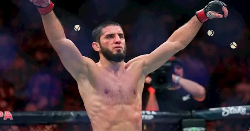 Maxaçev UFC titulunu qorudu Rekord vurdu