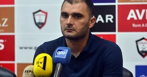 Bizə vaxt lazımdır Şəfa nın baş məşqçisi