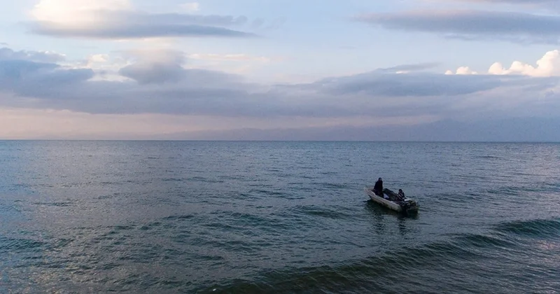 Erməni nazir 6 km ÜZDÜ: Göyçə gölünü 2 saat 52 dəqiqəyə keçdi