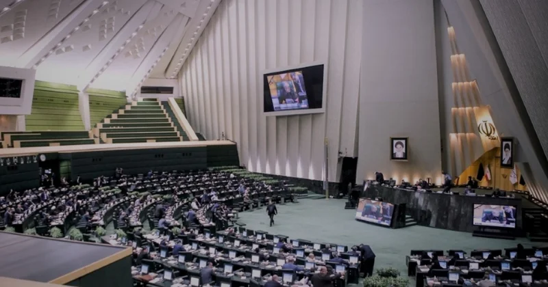 Решение парламента Ирана: тюрьма за интервью враждебным СМИ