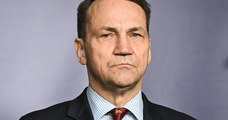 Rusiya Avropaya müharibə elan edib Sikorski