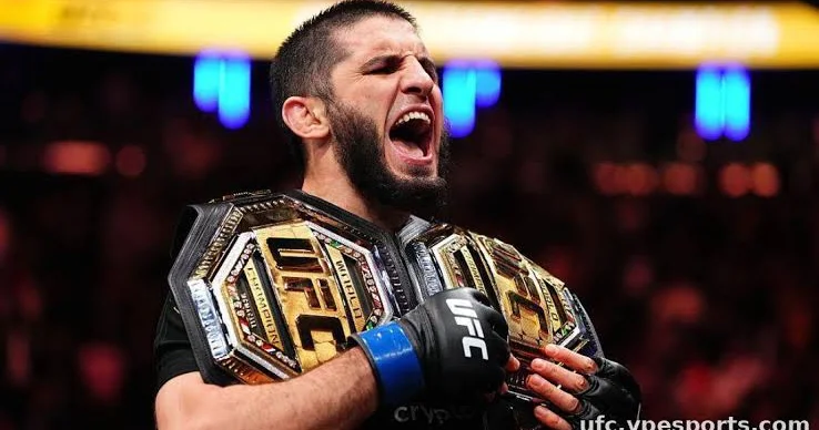 Maxaçev çempionluq kəmərini qorudu