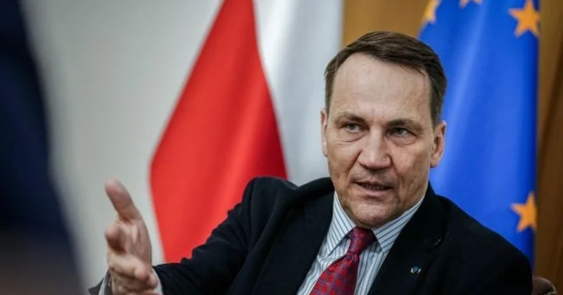 Sikorski ukraynalı veteranların da cəlb olunacağı “Avropa legionu” yaratmağı təklif edib