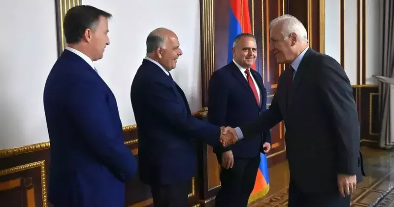 Erməni diasporu ilə Ermənistanın qonşu ölkələrlə münasibətləri müzakirə olundu
