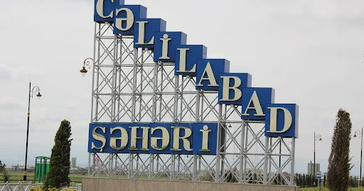 Cəlilabadda dava salan şagirdlər bir partada oturublar TƏFƏRRÜAT