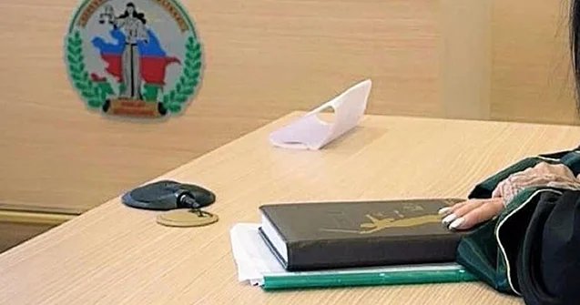 Təqsirləndirilən vəkillər məhkəmədə özlərini müdafiə edə biləcək