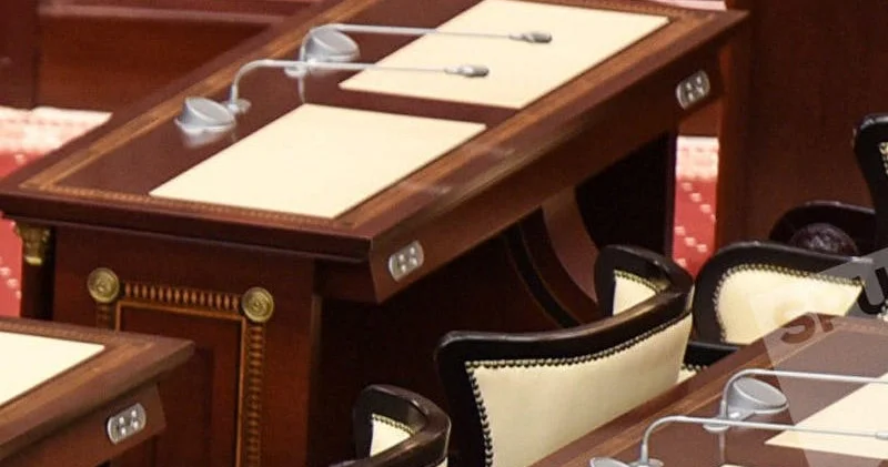 Bu deputatın ayağı sındı? Ətraflı KONKRET