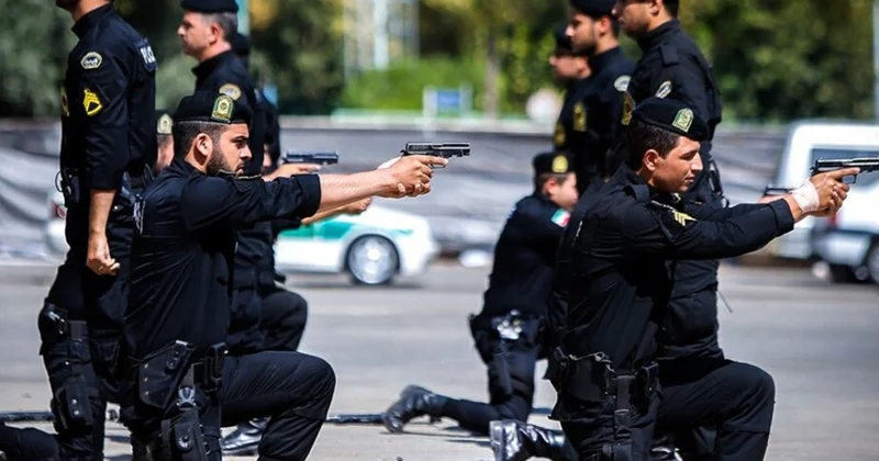 İranda silahlı hücum 3 polis öldürüldü