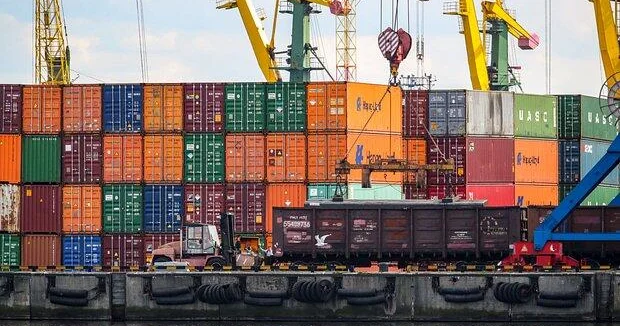 В Греции конфисковали тысячи контейнеров с китайскими товарами