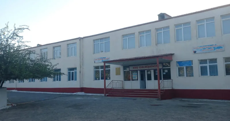 Məktəbdəki bıçaqlanma ilə bağlı RƏSMİ AÇIQLAMA Aralarında problem olmayıb