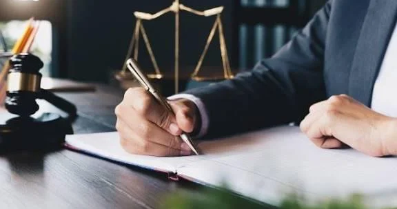 Şantajla qarşılaşdıqda, addım addım nə etməli olduğunu bilirsən?