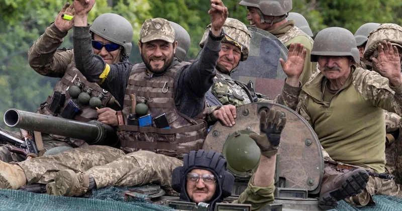 Ukrayna ordusu mülki geyimdə qəsəbəyə soxulmuş rus hərbçiləri tam zərərsizləşdirdi... RƏSMİ