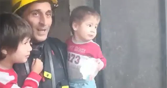 Sumqayıtda yaşayış binasında yanığın olub, 8 nəfər təxliyə edilib Video